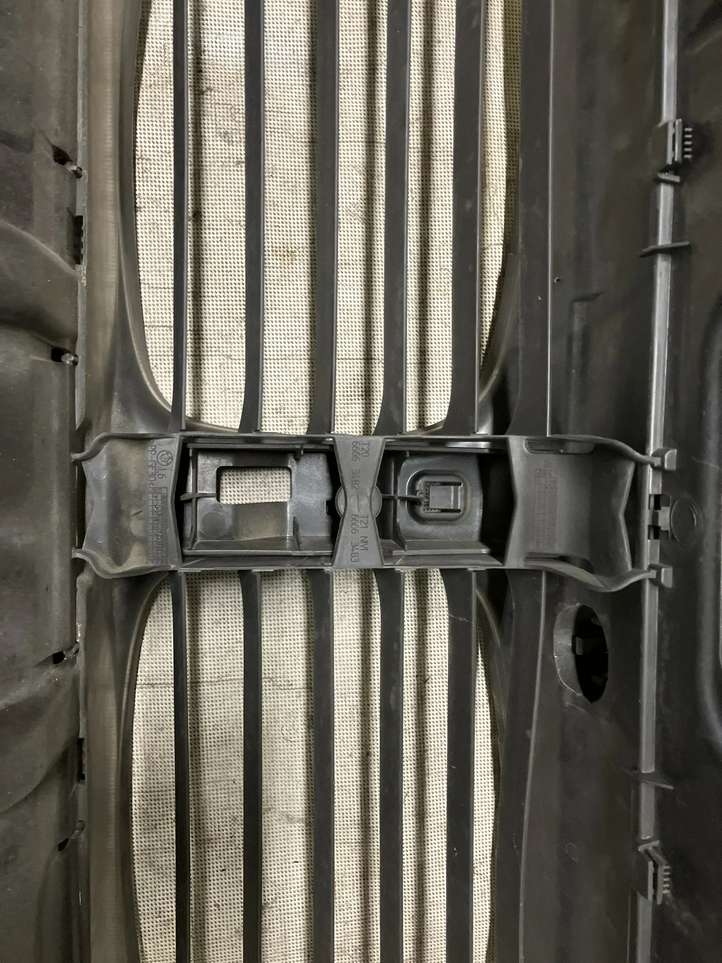 BMW 7 F01 F02 F03 F04 (2008 - 2016)  4444150 Устройство (устройства) для отвода воздуха