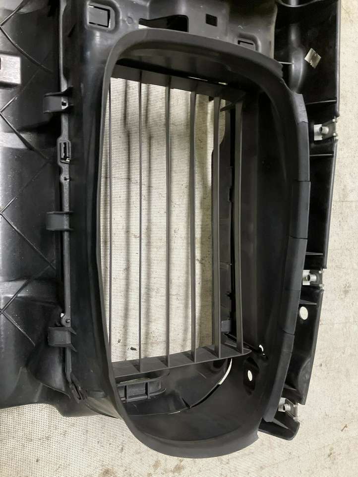 BMW 7 F01 F02 F03 F04 (2008 - 2016)  4444150 Устройство (устройства) для отвода воздуха
