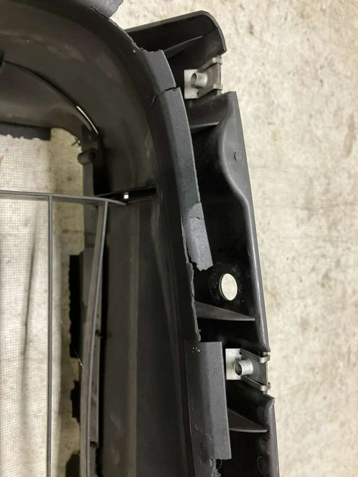 BMW 7 F01 F02 F03 F04 (2008 - 2016)  4444150 Устройство (устройства) для отвода воздуха