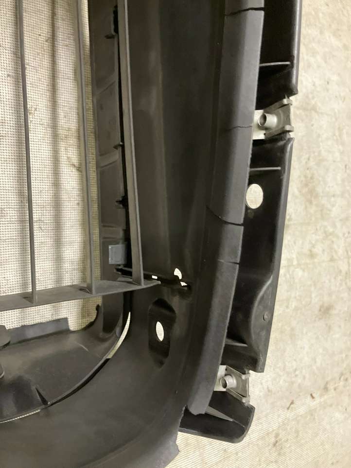 BMW 7 F01 F02 F03 F04 (2008 - 2016)  4444150 Устройство (устройства) для отвода воздуха