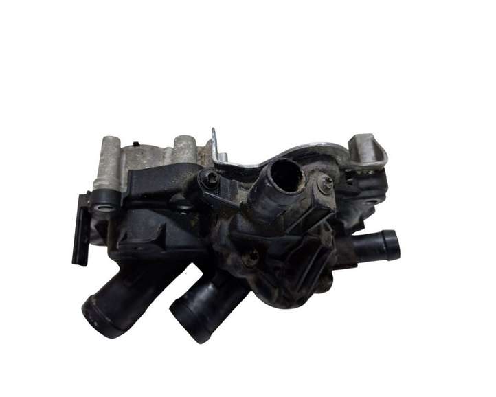 Volkswagen Jetta VI (2011 - 2018)  04E121042A Водяной насос