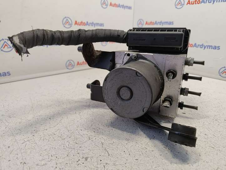 BMW 5 E60 E61 (2004 - 2010)  34516775730 Блок ABS