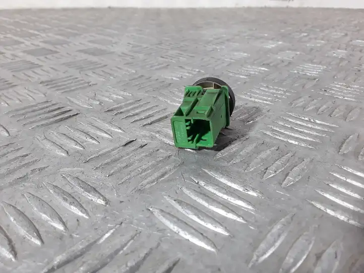 Peugeot Partner (2002 - 2008)   Включатель центрального замка