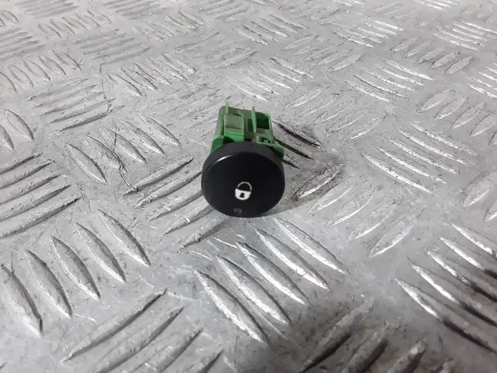 Peugeot Partner (2002 - 2008)   Включатель центрального замка