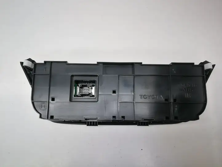 Toyota RAV 4 (XA40) (2012 - 2018) 75F546 Управление климат контролем — фото 5