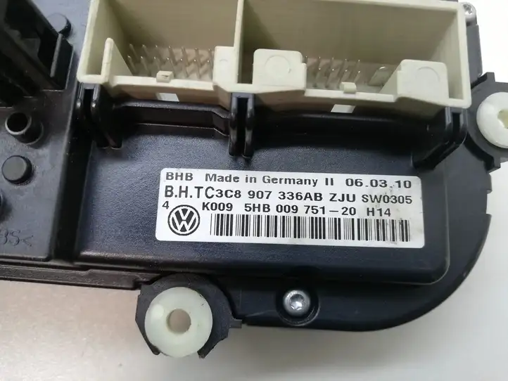 Volkswagen Touran II (2010 - 2016) 5HB009751 Управление климат контролем — фото 4