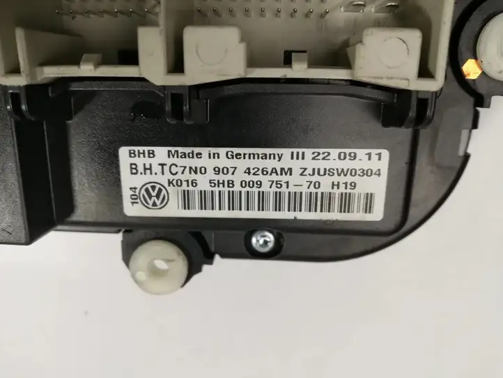 Volkswagen PASSAT B7 (2011 - 2014) 7N0907426AM Управление климат контролем — фото 4