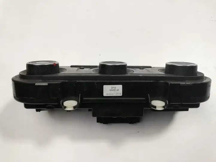 Volkswagen PASSAT B7 (2011 - 2014) 7N0907426AM Управление климат контролем — фото 5