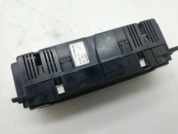 Volkswagen PASSAT B5 (1997 - 2000) 381907044 Управление климат контролем — фото 2