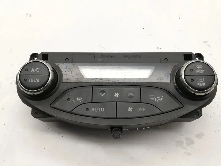 Toyota Yaris (2014 - 2019) 75F206 Управление климат контролем — фото 1