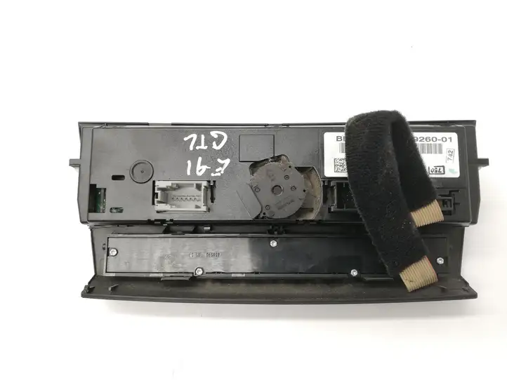 BMW 3 E90 E91 (2005 - 2012) 9199260 Управление климат контролем — фото 2