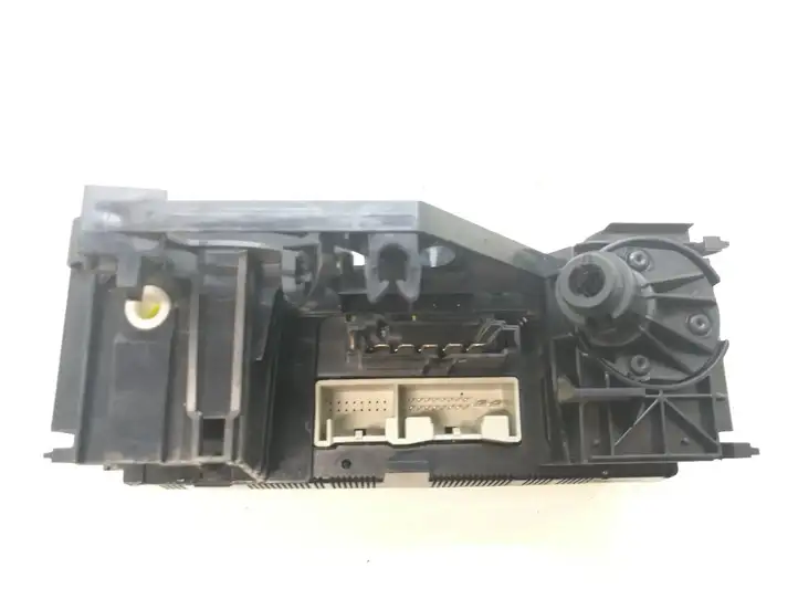 Volkswagen Golf V (2003 - 2009)   Управление климат контролем