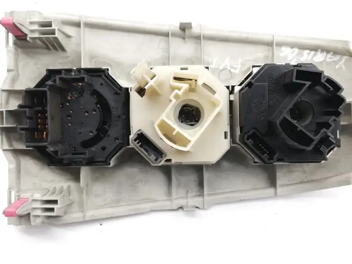 Toyota Yaris (2005 - 2009) 554060D190 Управление климат контролем — фото 3