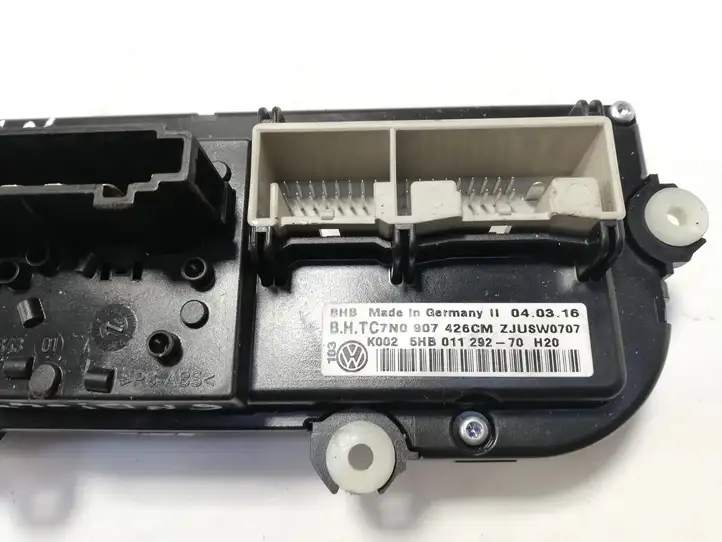 Volkswagen Touran II (2010 - 2016) 7N0907426 Управление климат контролем — фото 3