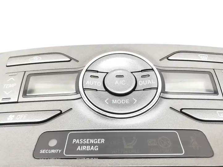 Toyota Auris 150 (2006 - 2012) 5590002230B Управление климат контролем — фото 2
