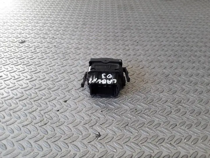 Renault Laguna (2001 - 2005)   Включатель центрального замка