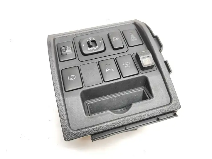 Toyota Land Cruiser (J200) (2008 - ) 5544660060 Прочие детали салона — фото 1