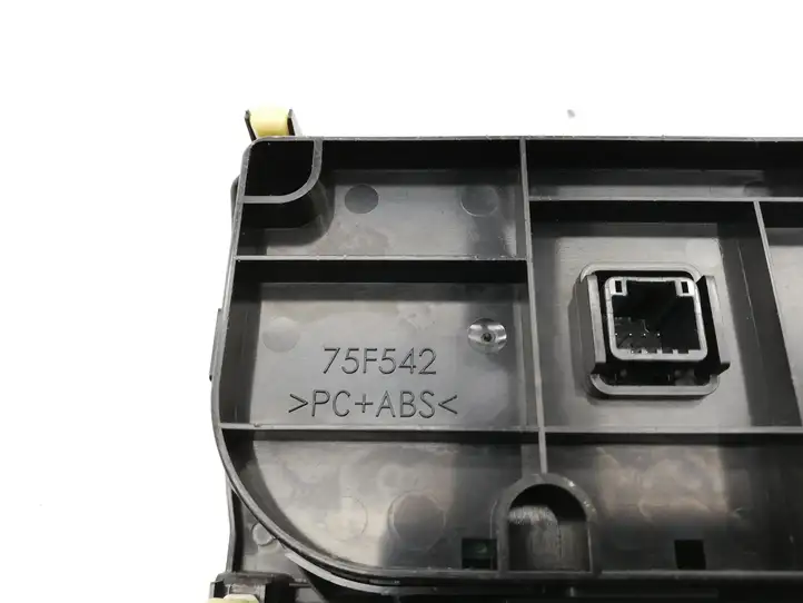 Toyota Auris E180 (2012 - 2018) 75F542 Управление климат контролем — фото 4