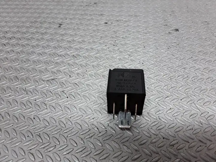 Volkswagen Sharan (2003 - 2010)  7M0951253A Другое реле