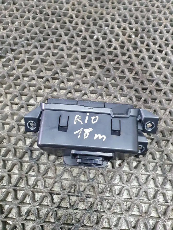 Kia Rio (2015 - 2017) 84757H8900 Включатель регулировки высоты фонарей — фото 5