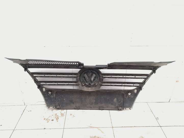 Volkswagen PASSAT B6 (2005 - 2010)  3C0853651Q Верхняя решётка