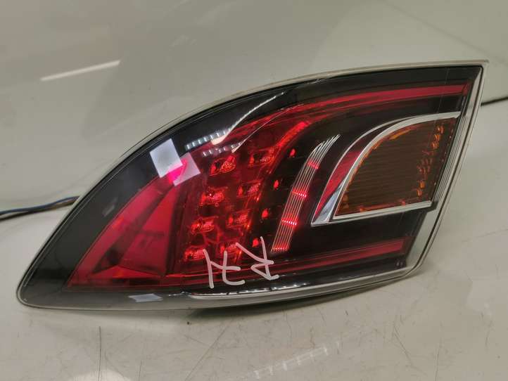 Mazda 6. (2005 - 2007)  1F51150 Задний фонарь в кузове