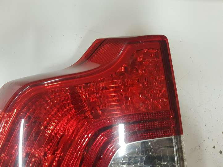 Volvo S40 (2007 - 2012)  30744538 Задний фонарь в кузове
