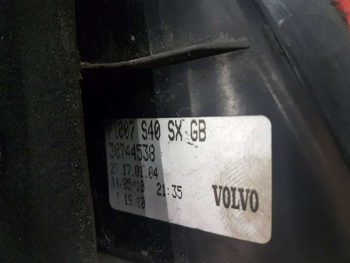 Volvo S40 (2007 - 2012)  30744538 Задний фонарь в кузове