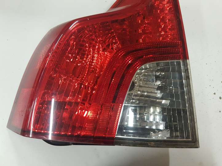 Volvo S40 (2007 - 2012)  30744538 Задний фонарь в кузове