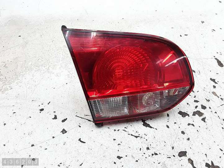 Volkswagen Golf VI (2009 - 2013)  5K0945093F Задний фонарь в крышке багажника