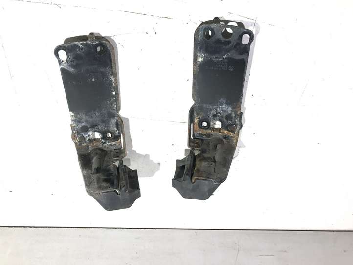 BMW 3 E92 E93 (2005 - 2014)  7117811 Кронштейны радиатора