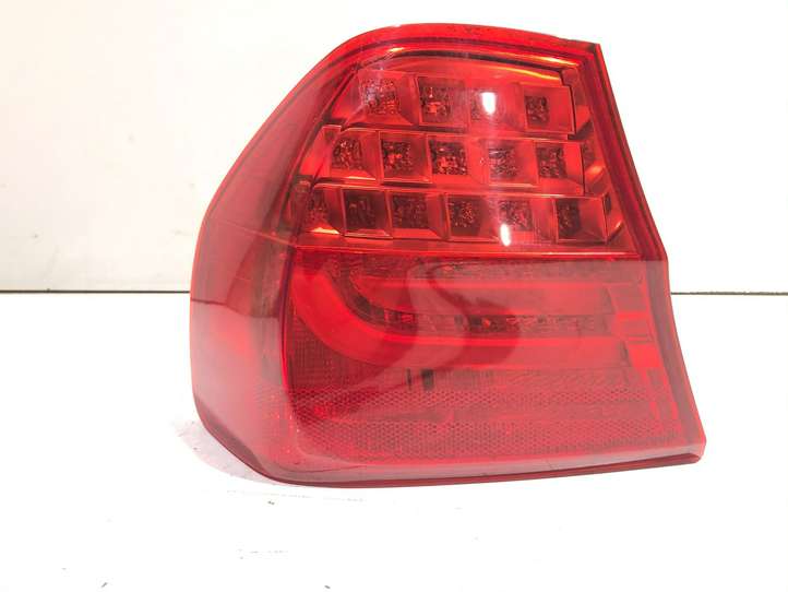 BMW 3 E90 E91 (2005 - 2012)  7154153 Задний фонарь в кузове