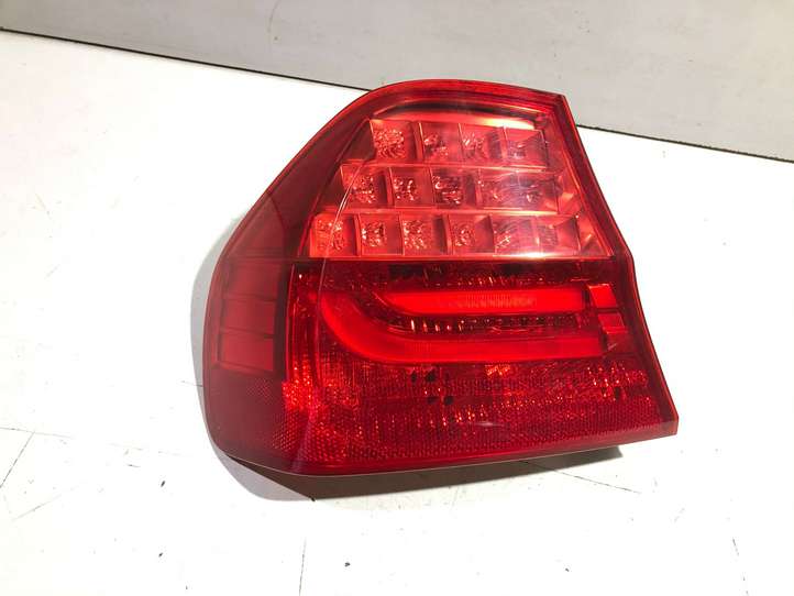 BMW 3 E90 E91 (2005 - 2012)  7154153 Задний фонарь в кузове