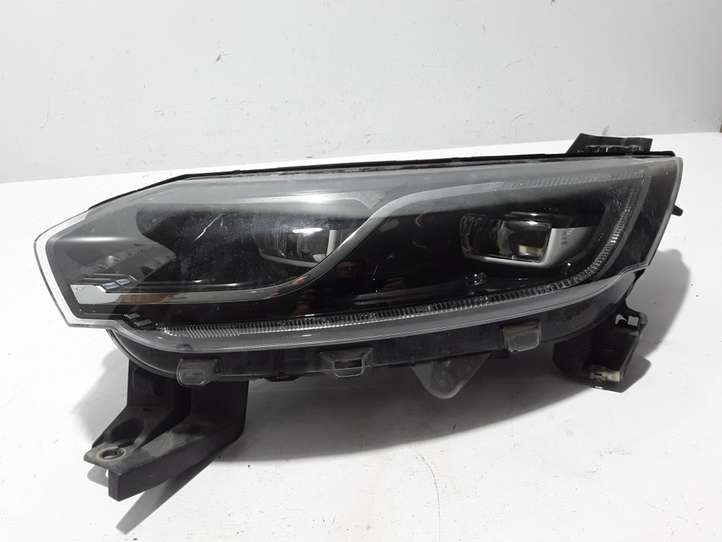 Renault Espace (2015 - 2019)  260605819R Передняя фара