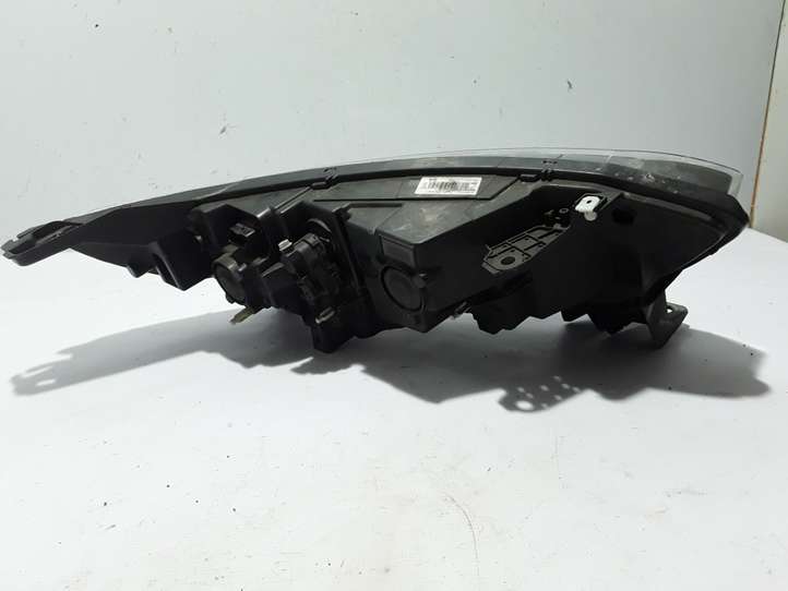 Renault Espace (2015 - 2019)  260605819R Передняя фара