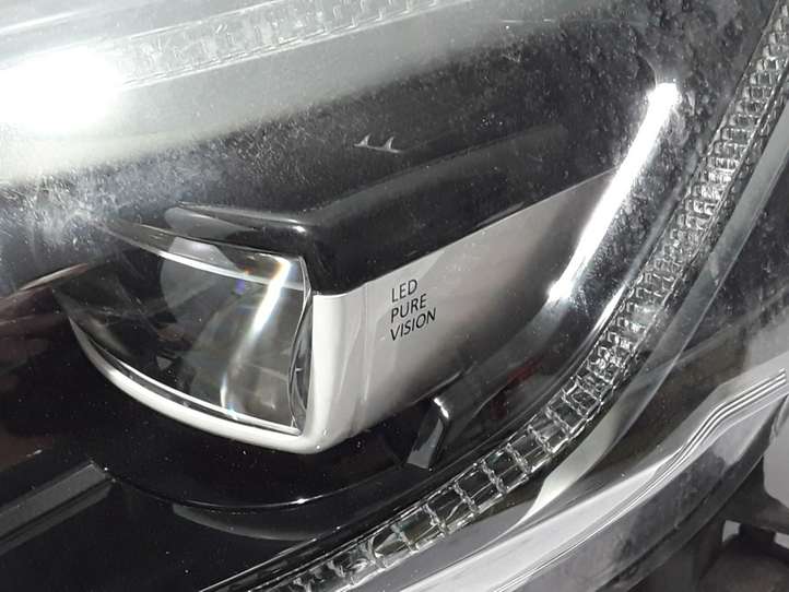 Renault Espace (2015 - 2019)  260605819R Передняя фара