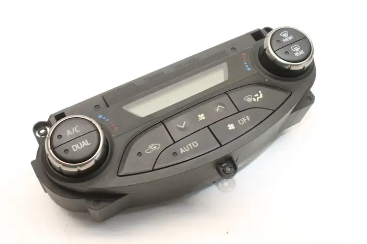 Toyota Yaris (2014 - 2019)  75F206 Управление климат контролем