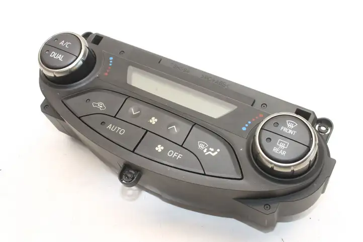 Toyota Yaris (2014 - 2019)  75F206 Управление климат контролем