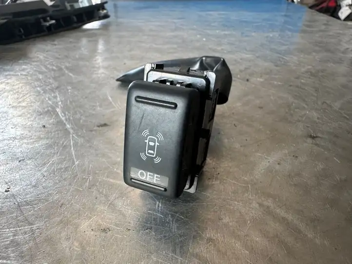 Renault Koleos I (2008 - 2016)   Включатель сигнализации