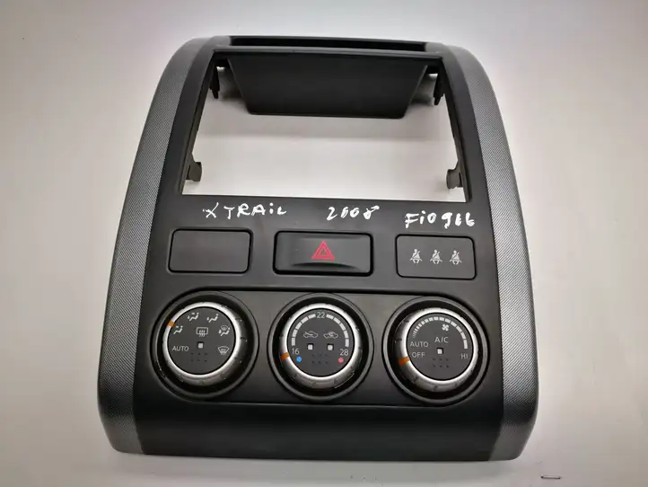 Nissan X-Trail T31 (2007 - 2014) 27500JG700 Управление климат контролем — фото 10