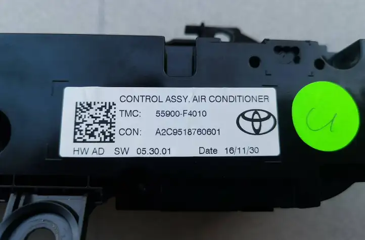 Toyota C-HR I (2016 - 2022) 55900F4010 Управление климат контролем — фото 8