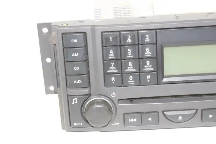 Land Rover Discovery 3 - LR3 (2004 - 2009) VUX500330 Магнитола / мультимедийная система — фото 2