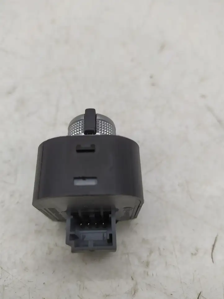 Audi A3/S3 8V (2012 - 2016) 8V0959565C Включатель зеркал — фото 2