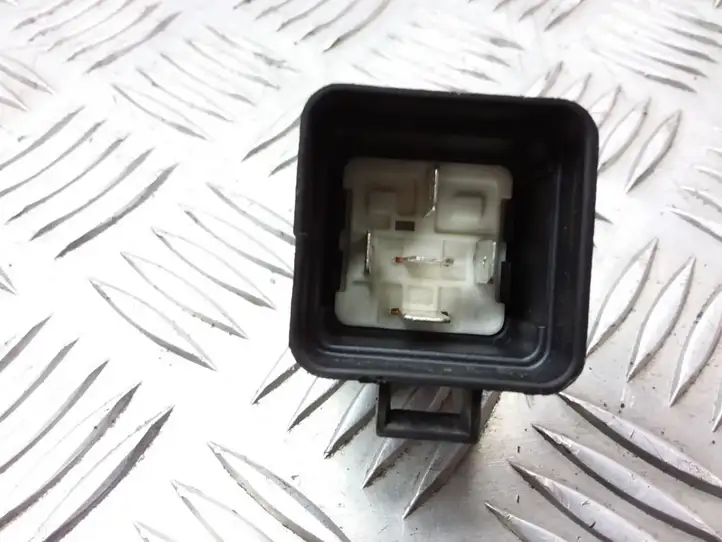 Chrysler Town & Country V (2007 - 2010) 56007078 Другое реле — фото 4