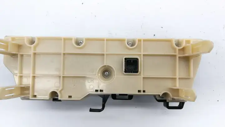 Toyota Prius (XW30) (2009 - 2015) 75D726 Управление климат контролем — фото 1