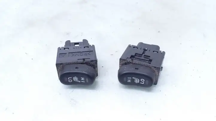 Mitsubishi Colt (2004 - 2008)   Включатель обогрева