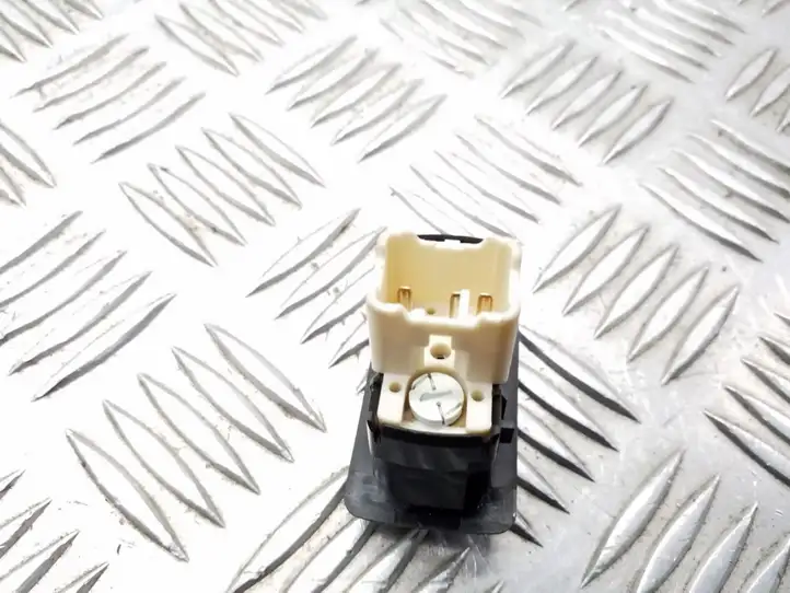 Mazda 6 (2005 - 2007) 191482 Включатель обогрева — фото 2