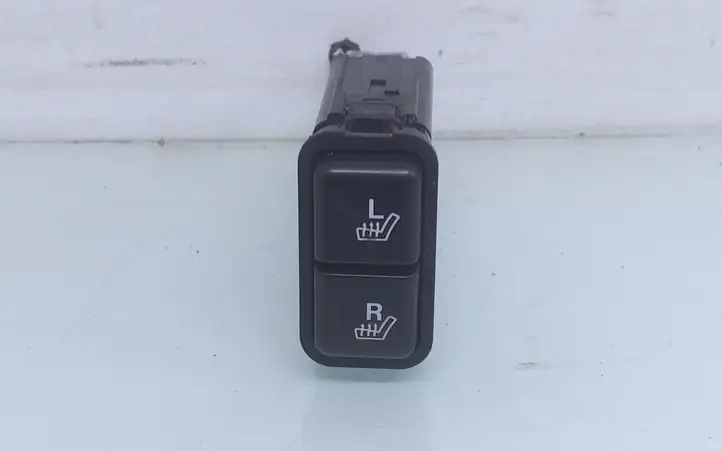 Honda Civic (2001 - 2005) M16691SS8 Включатель обогрева — фото 1