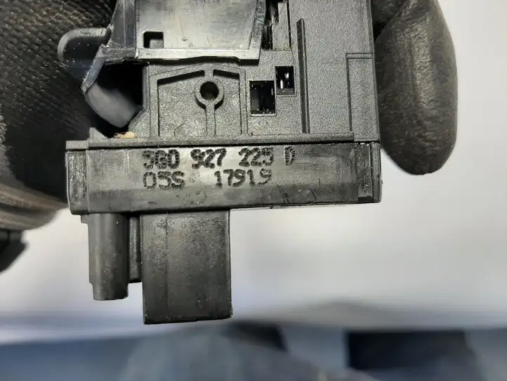 Volkswagen Golf VII (2013 - 2019) 5G0927225D Кнопка ручного тормоза — фото 4
