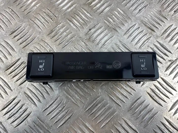Toyota RAV 4 (XA50) (2018 - ) 8395042540 Включатель обогрева — фото 3